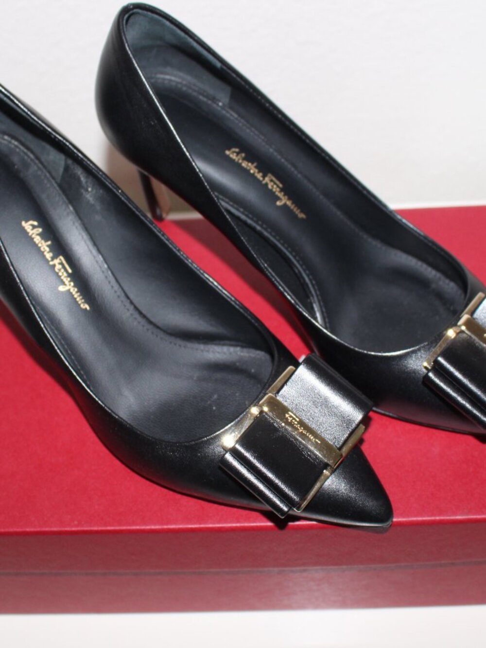 Salvatore Ferragamo  85mm Vara Bow pumps - Picture 12 of 16